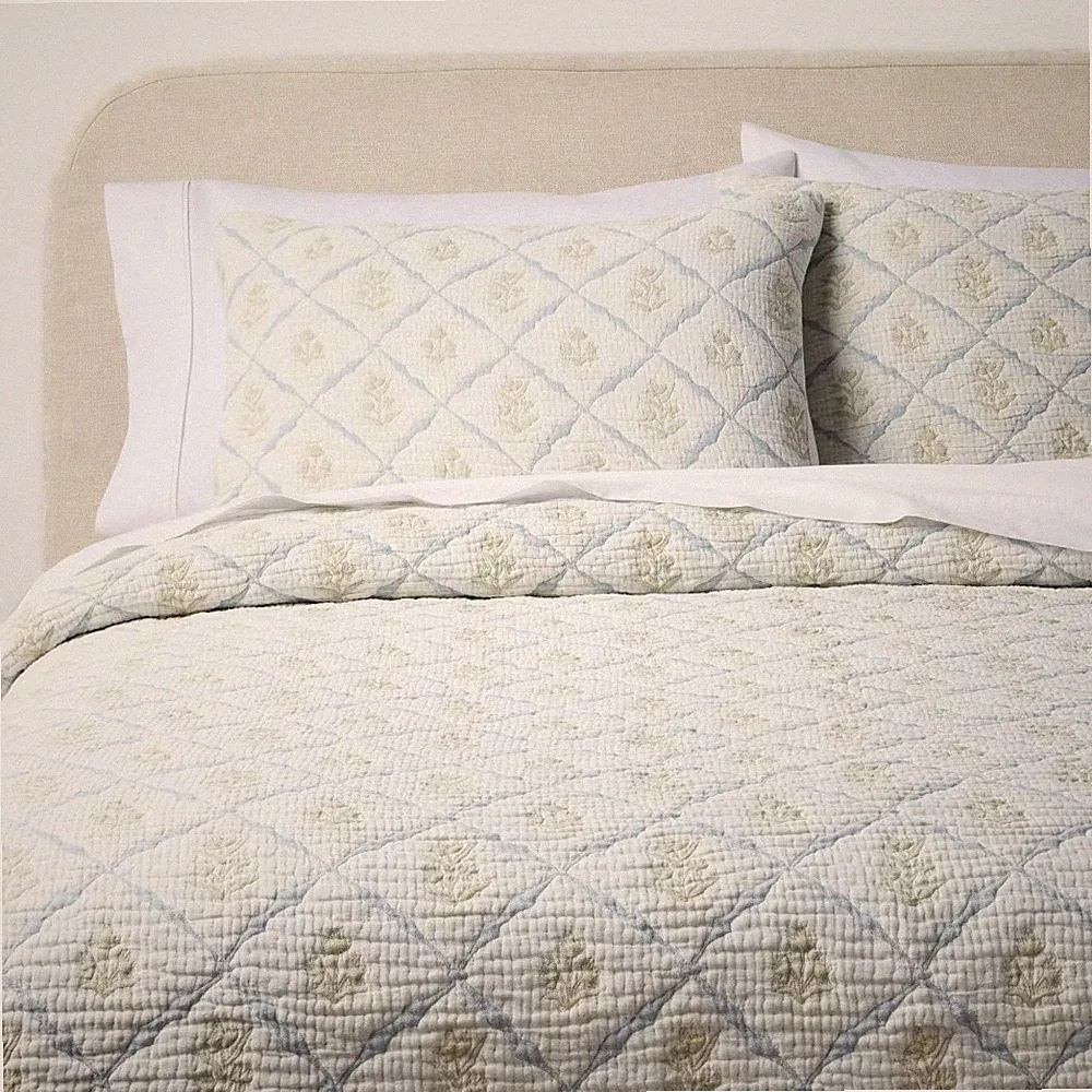 3pc King Reversible Lightweight Matelasse Quilt and Shams Set Cottage